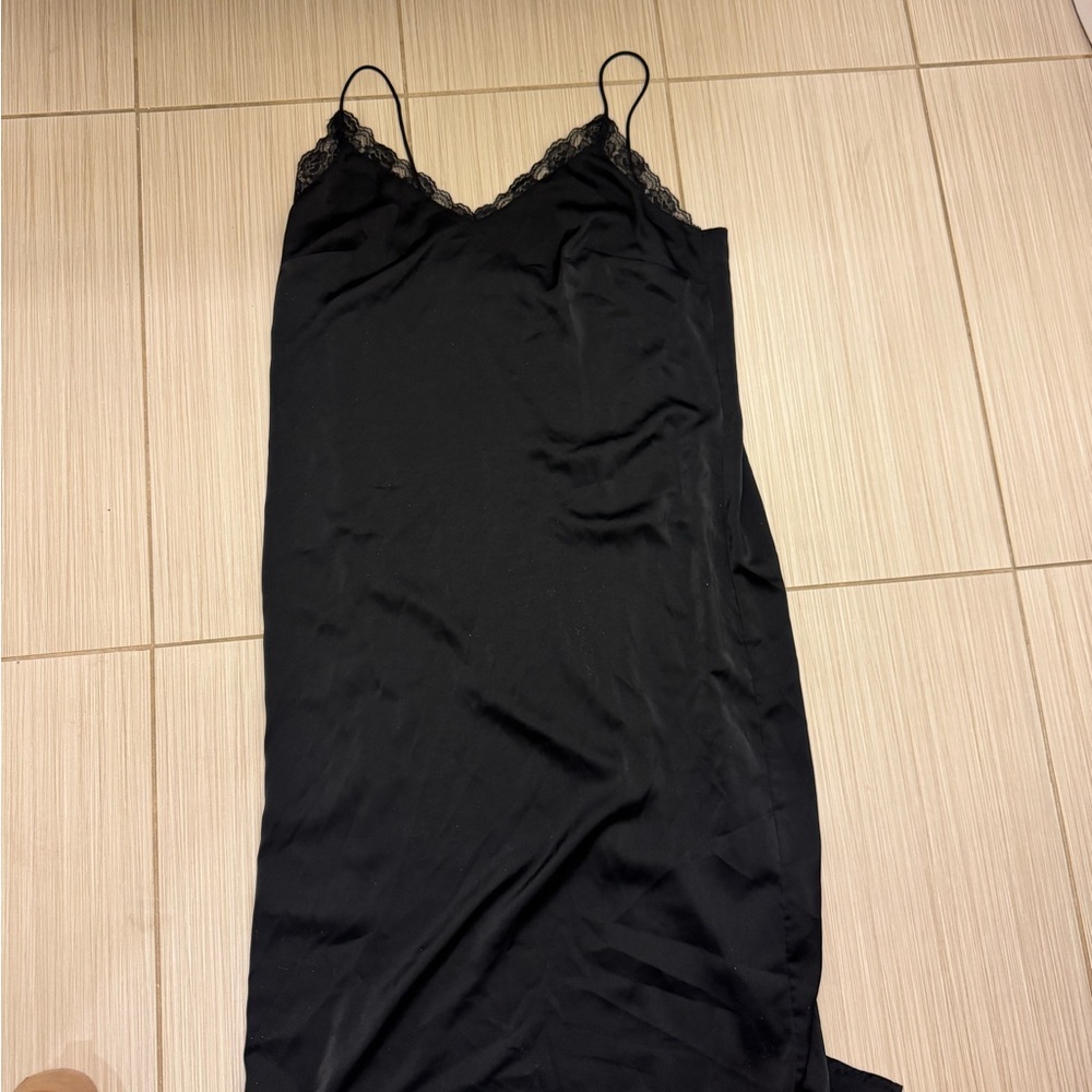 H&M Black Lace-Trim Slip - Black